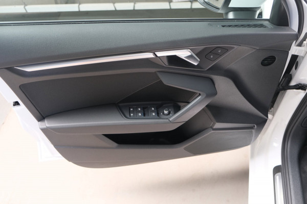 Audi A3 Limousine 30 TFSI Advanced edition - N.A.P. Airco, Cruise, Navi, PDC, Carplay, Virtual display.