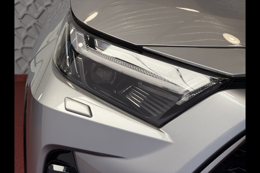 Toyota RAV4 2.5 PHEV AWD 306PK ✅gloednieuw ✅ | Trekgew. 1500KG | Head-up display | Camera | Full LED | Elektrische achterklep | Stuur/Stoelv PHEV PLUG IN