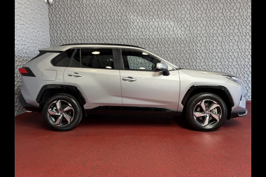 Toyota RAV4 2.5 PHEV AWD 306PK ✅gloednieuw ✅ | Trekgew. 1500KG | Head-up display | Camera | Full LED | Elektrische achterklep | Stuur/Stoelv PHEV PLUG IN