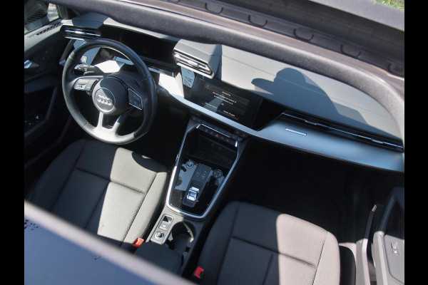Audi A3 Sportback 35 TFSI S edition | Panoramadak | Bang & Olufsen | Trekhaak | Apple Carplay | Parkeersensoren |