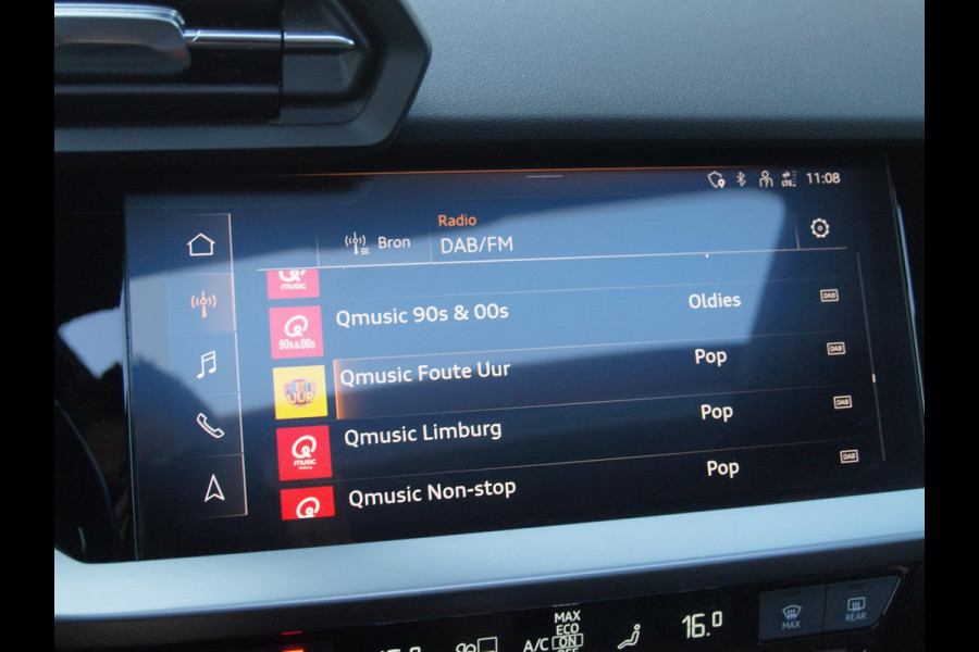 Audi A3 Sportback 35 TFSI S edition | Panoramadak | Bang & Olufsen | Trekhaak | Apple Carplay | Parkeersensoren |