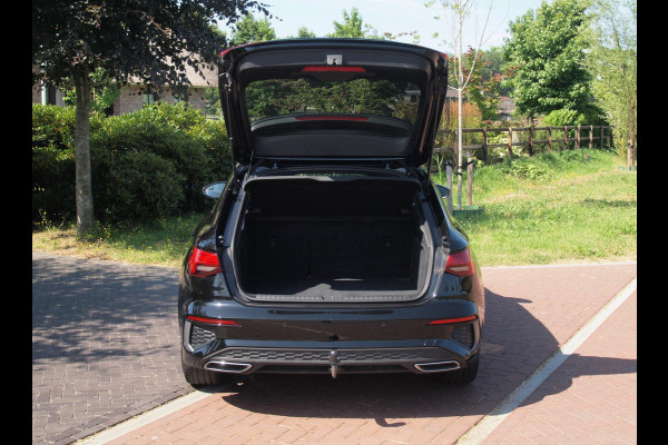 Audi A3 Sportback 35 TFSI S edition | Panoramadak | Bang & Olufsen | Trekhaak | Apple Carplay | Parkeersensoren |