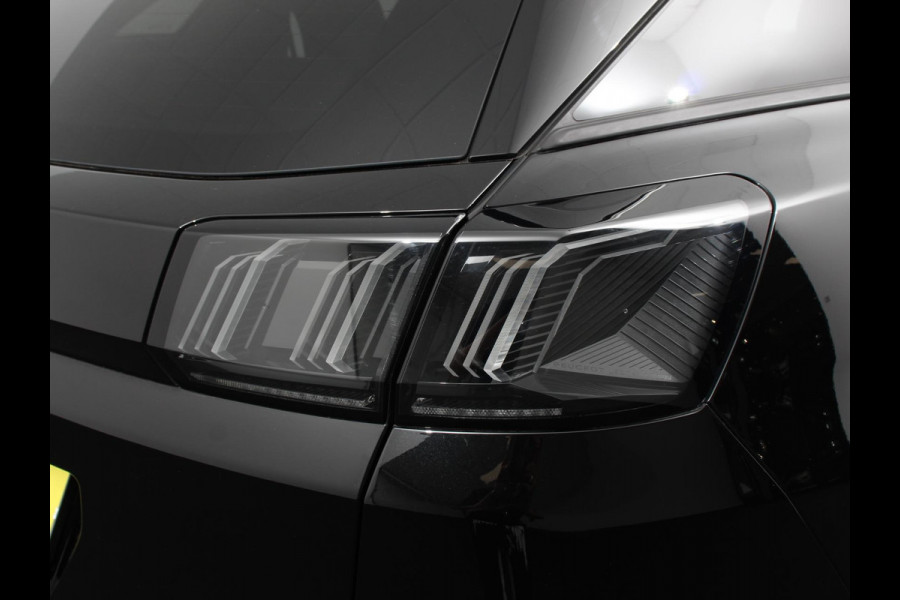 Peugeot 3008 1.2 PureTech 130 pk Automaat Allure Pack Business Stoelverwarming voor Climate control Achteruitrij camera Elektrische bedienbare achterklep LED Apple Carplay/ Android Auto Parkeersensoren Cruise control