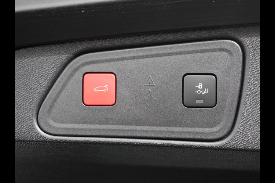 Peugeot 3008 1.2 PureTech 130 pk Automaat Allure Pack Business Stoelverwarming voor Climate control Achteruitrij camera Elektrische bedienbare achterklep LED Apple Carplay/ Android Auto Parkeersensoren Cruise control
