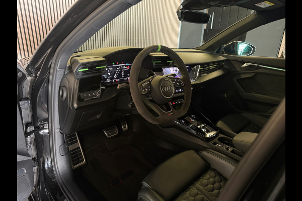 Audi 2.5 TFSI RS3 quattro 2.5 TFSI RS3 quattro HULK|KERAMISCH|PPF|PANO|Hud|B&O