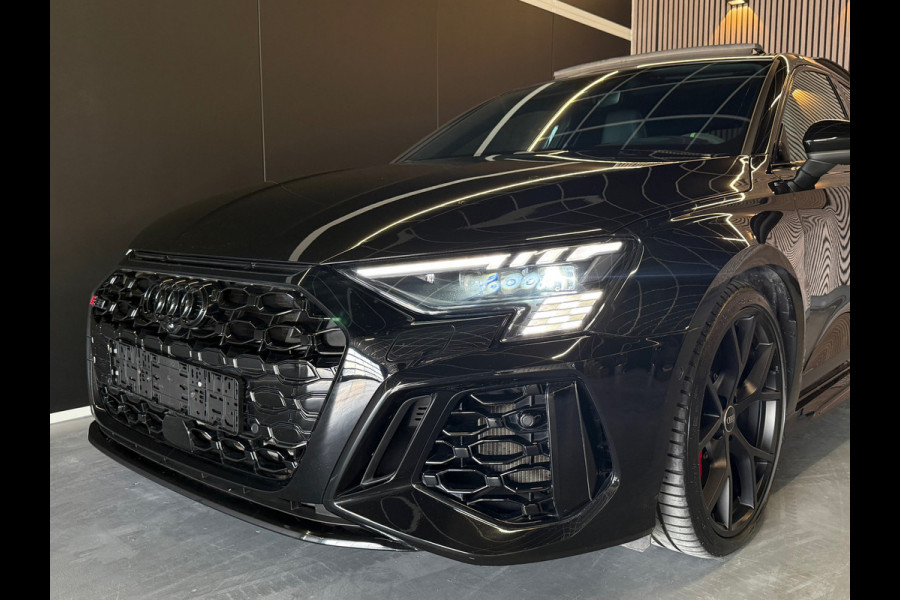 Audi 2.5 TFSI RS3 quattro 2.5 TFSI RS3 quattro HULK|KERAMISCH|PPF|PANO|Hud|B&O