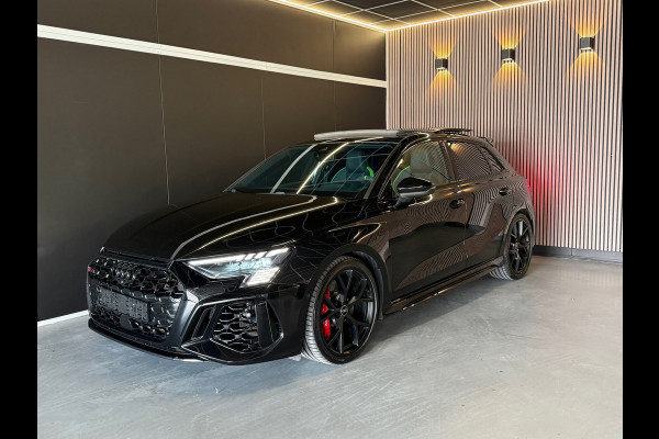 Audi 2.5 TFSI RS3 quattro 2.5 TFSI RS3 quattro HULK|KERAMISCH|PPF|PANO|Hud|B&O