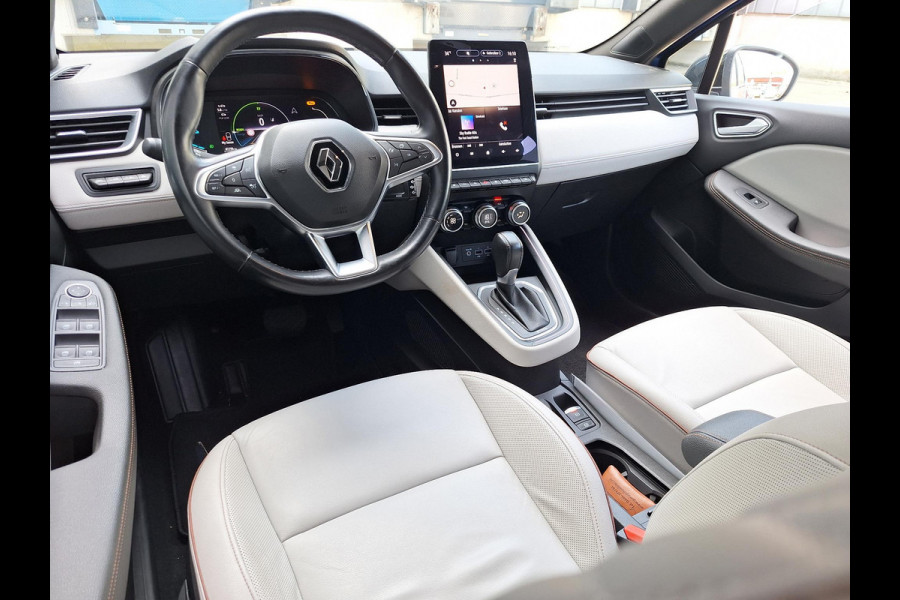 Renault Clio 1.6 E-Tech Hybrid 140 Initiale Paris | HEV | Leder | Blindspot | 360 Cam | stuur/stoel verwarming |