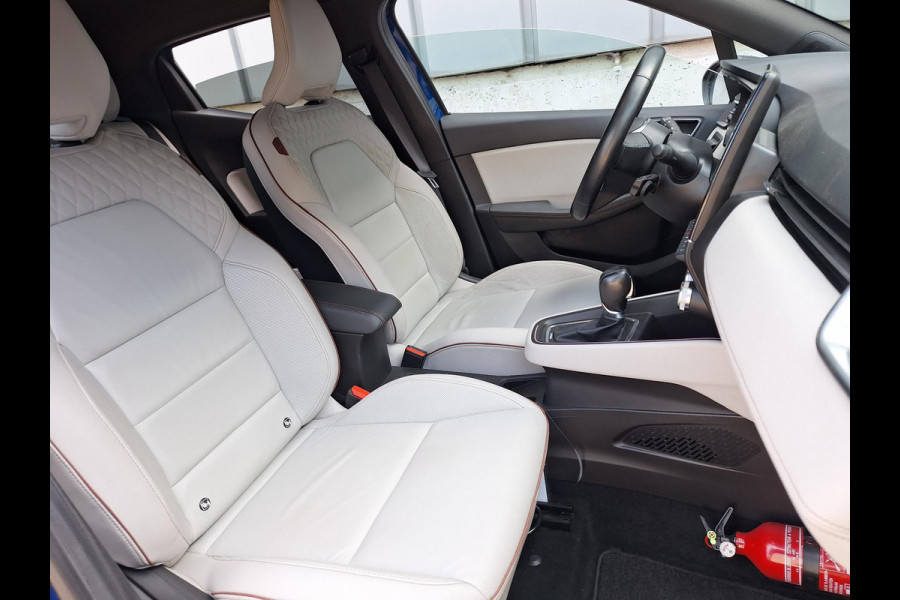 Renault Clio 1.6 E-Tech Hybrid 140 Initiale Paris | HEV | Leder | Blindspot | 360 Cam | stuur/stoel verwarming |