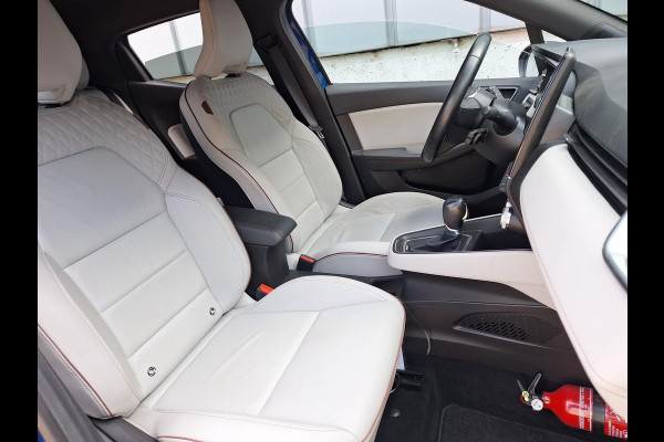 Renault Clio 1.6 E-Tech Hybrid 140 Initiale Paris | HEV | Leder | Blindspot | 360 Cam | stuur/stoel verwarming |