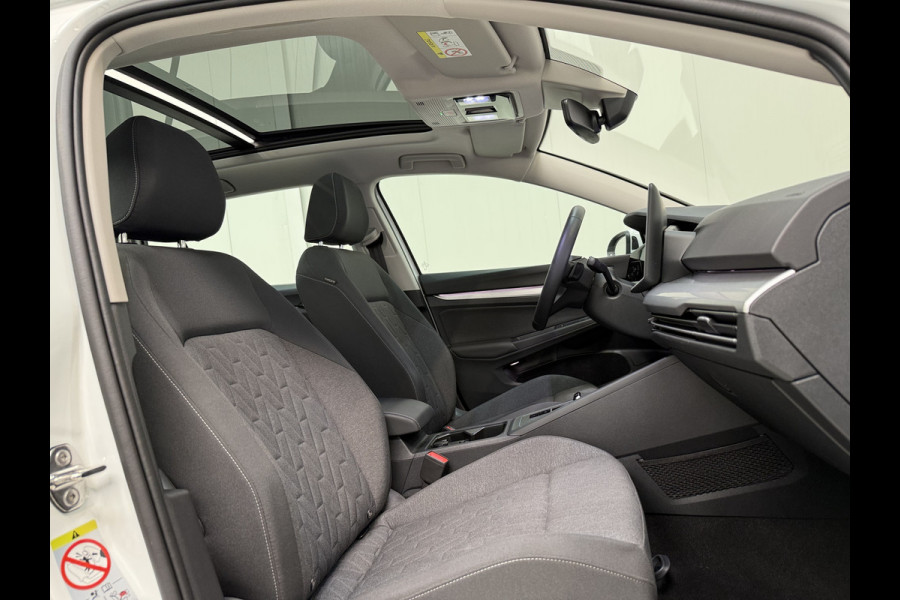 Volkswagen Golf Variant 1.5 eTSI 150pk DSG Style | Pano dak