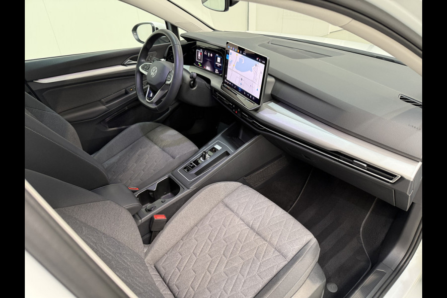 Volkswagen Golf Variant 1.5 eTSI 150pk DSG Style | Pano dak