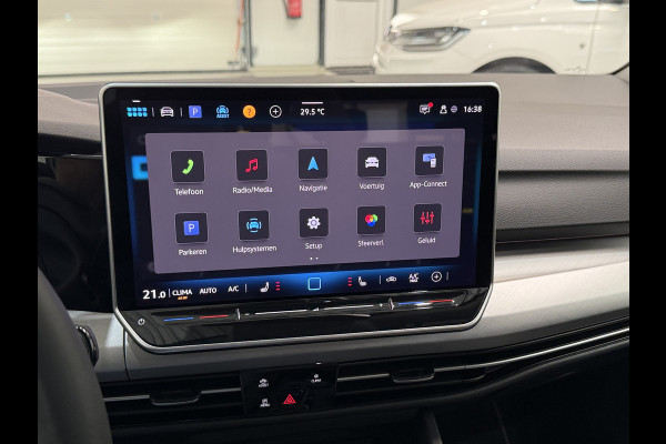Volkswagen Golf Variant 1.5 eTSI 150pk DSG Style | Pano dak