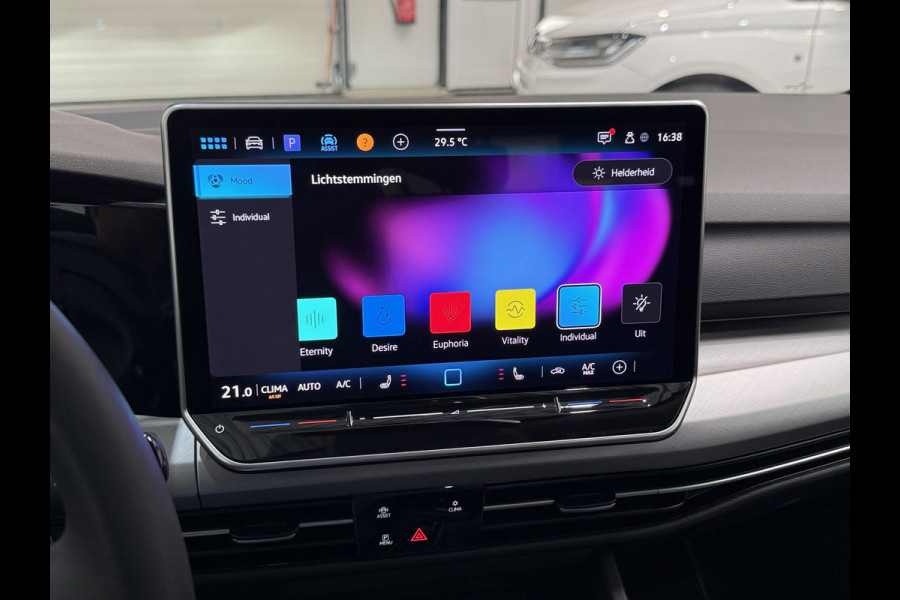 Volkswagen Golf Variant 1.5 eTSI 150pk DSG Style | Pano dak