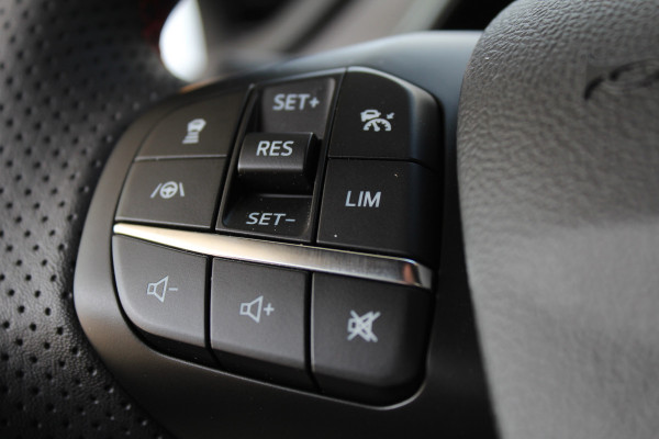 Ford FOCUS Wagon 1.0 EcoBoost Hybrid ST Line X | BLIS | Head-Up | Trekhaak | Adaptieve cruise
