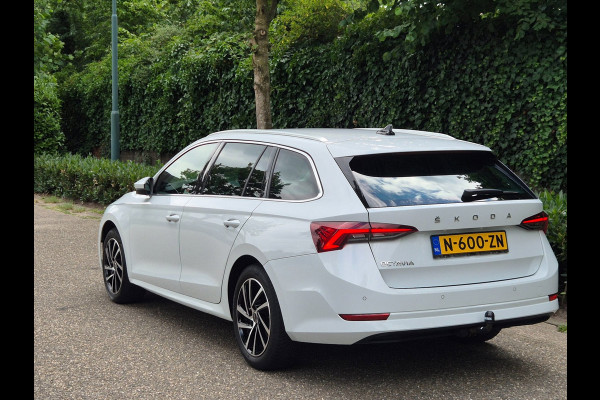 Škoda Octavia Combi Edition Plus Trekhaak CarPlay HUD Virtual dash facelift 2e-eig 100% NAP TSI Business Edition Plus