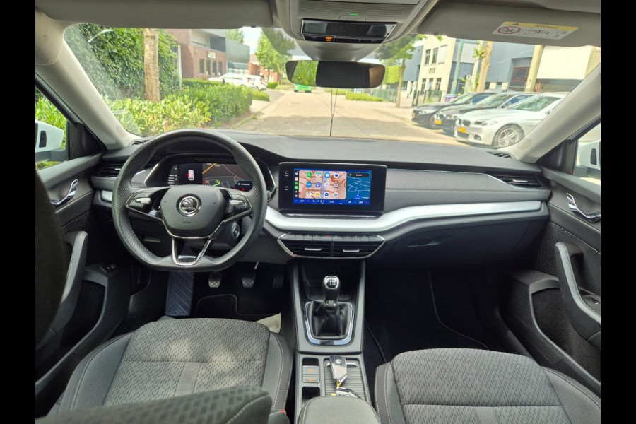 Škoda Octavia Combi Edition Plus Trekhaak CarPlay HUD Virtual dash facelift 2e-eig 100% NAP TSI Business Edition Plus