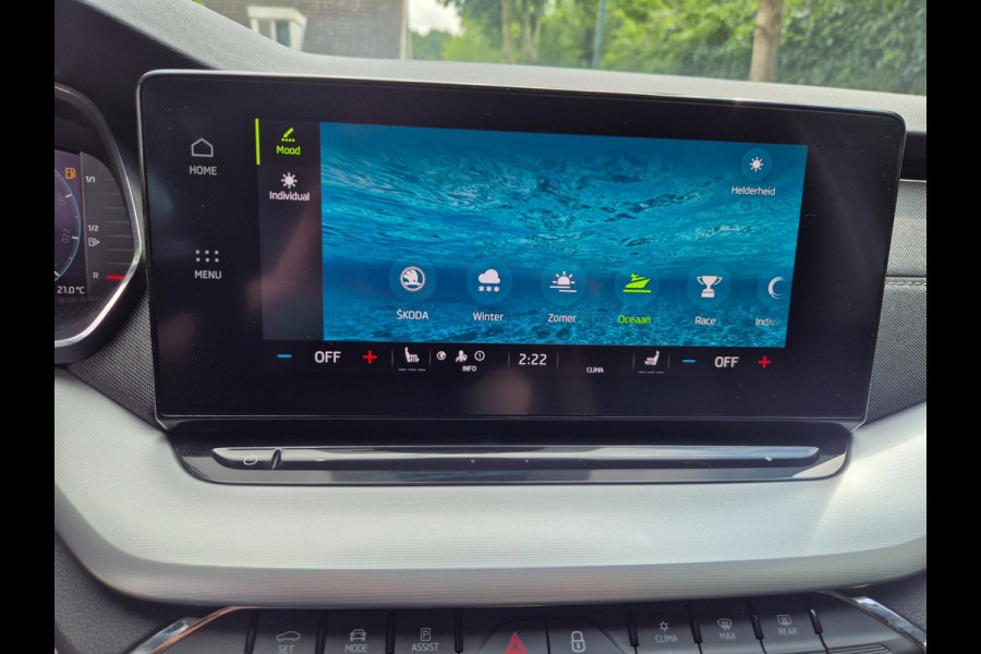 Škoda Octavia Combi Edition Plus Trekhaak CarPlay HUD Virtual dash facelift 2e-eig 100% NAP TSI Business Edition Plus