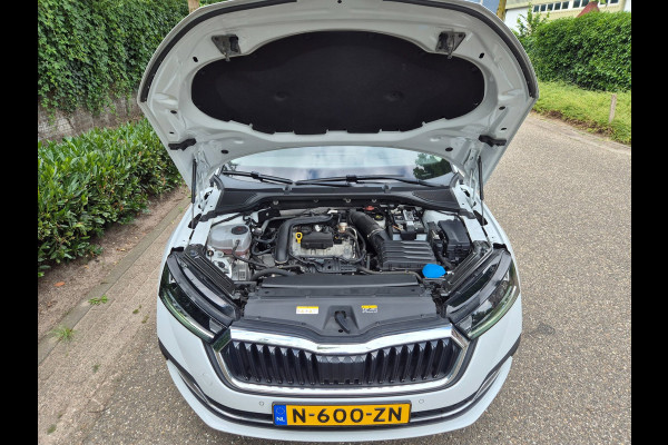 Škoda Octavia Combi Edition Plus Trekhaak CarPlay HUD Virtual dash facelift 2e-eig 100% NAP TSI Business Edition Plus