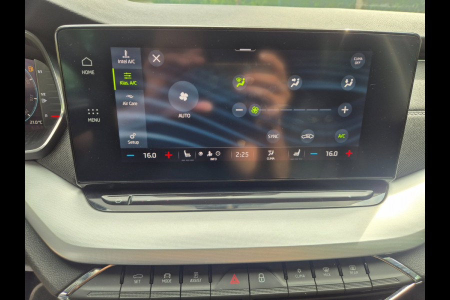 Škoda Octavia Combi Edition Plus Trekhaak CarPlay HUD Virtual dash facelift 2e-eig 100% NAP TSI Business Edition Plus