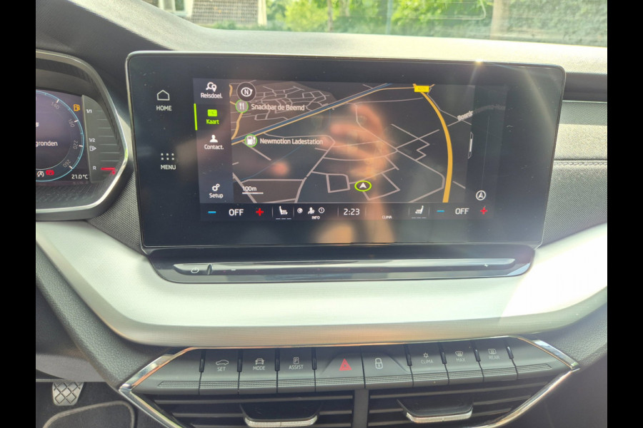 Škoda Octavia Combi Edition Plus Trekhaak CarPlay HUD Virtual dash facelift 2e-eig 100% NAP TSI Business Edition Plus