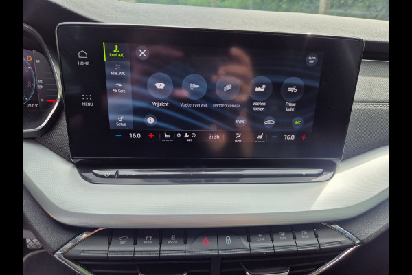 Škoda Octavia Combi Edition Plus Trekhaak CarPlay HUD Virtual dash facelift 2e-eig 100% NAP TSI Business Edition Plus