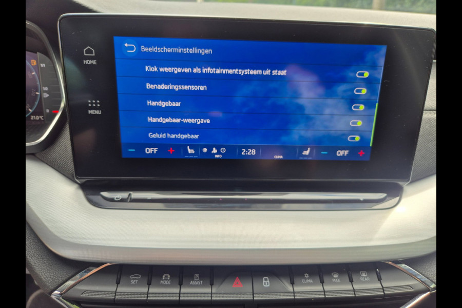 Škoda Octavia Combi Edition Plus Trekhaak CarPlay HUD Virtual dash facelift 2e-eig 100% NAP TSI Business Edition Plus