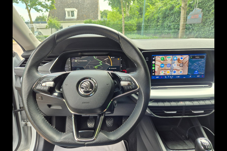 Škoda Octavia Combi Edition Plus Trekhaak CarPlay HUD Virtual dash facelift 2e-eig 100% NAP TSI Business Edition Plus