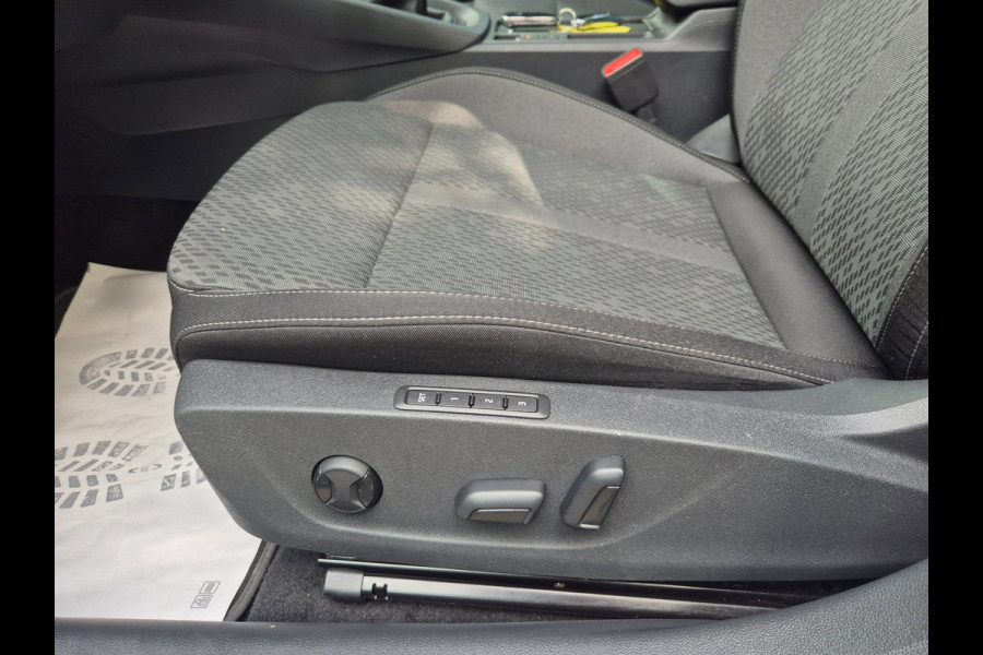 Škoda Octavia Combi Edition Plus Trekhaak CarPlay HUD Virtual dash facelift 2e-eig 100% NAP TSI Business Edition Plus