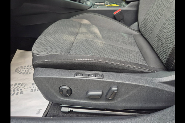 Škoda Octavia Combi Edition Plus Trekhaak CarPlay HUD Virtual dash facelift 2e-eig 100% NAP TSI Business Edition Plus