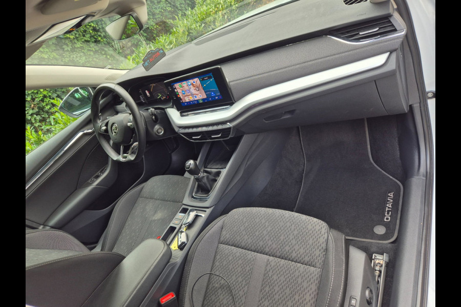Škoda Octavia Combi Edition Plus Trekhaak CarPlay HUD Virtual dash facelift 2e-eig 100% NAP TSI Business Edition Plus