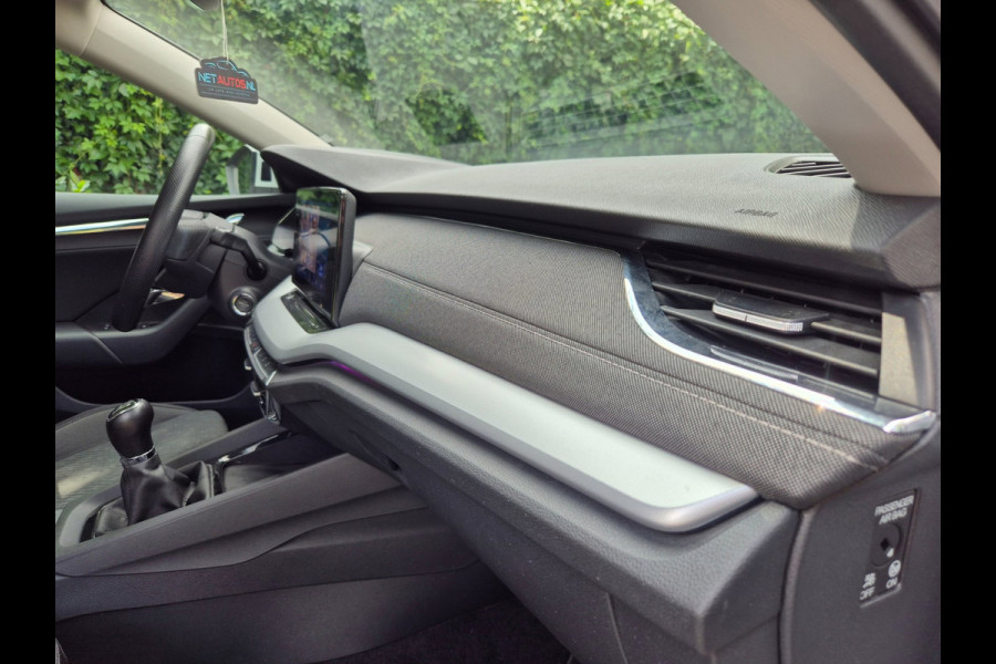 Škoda Octavia Combi Edition Plus Trekhaak CarPlay HUD Virtual dash facelift 2e-eig 100% NAP TSI Business Edition Plus