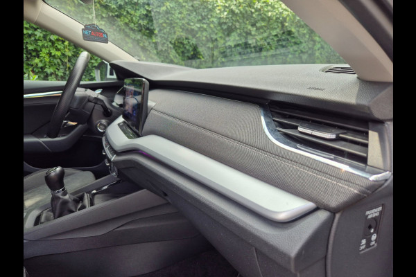 Škoda Octavia Combi Edition Plus Trekhaak CarPlay HUD Virtual dash facelift 2e-eig 100% NAP TSI Business Edition Plus