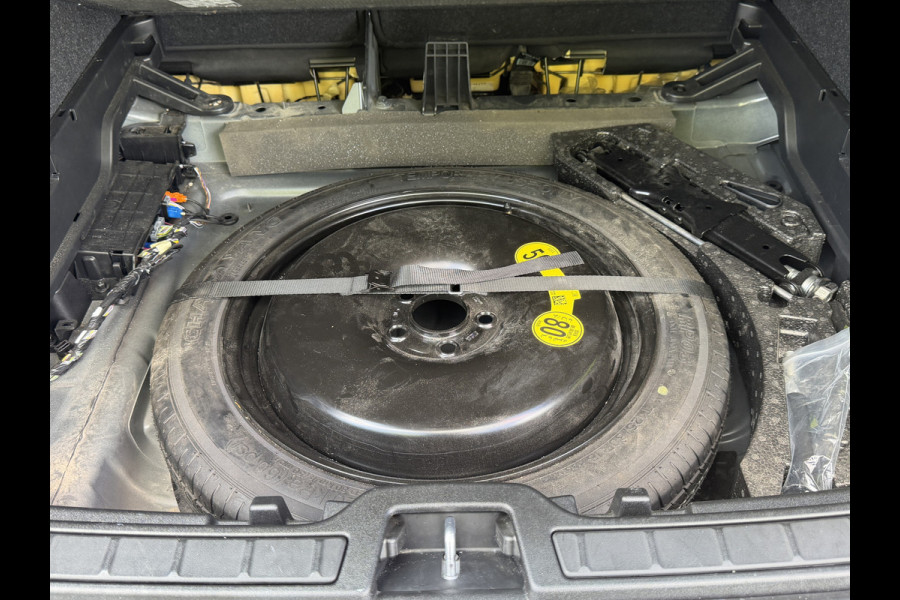 Volvo XC40 BWJ 2022 | 1.5 130PK T2 Momentum Core | TREKHAAK | CAMERA A | CLIMA | NAVI | PDC | CARPLAY |