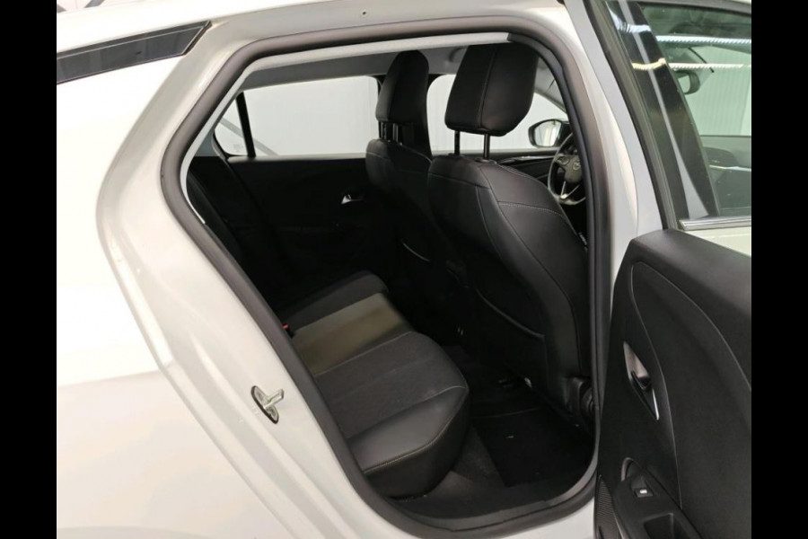 Opel CORSA-E Elegance 100KW / 50 kWh / Naviagtie / 1/2Leder / Airco-ecc./ Keyless entry / Radio multimedia / Premium Pack./