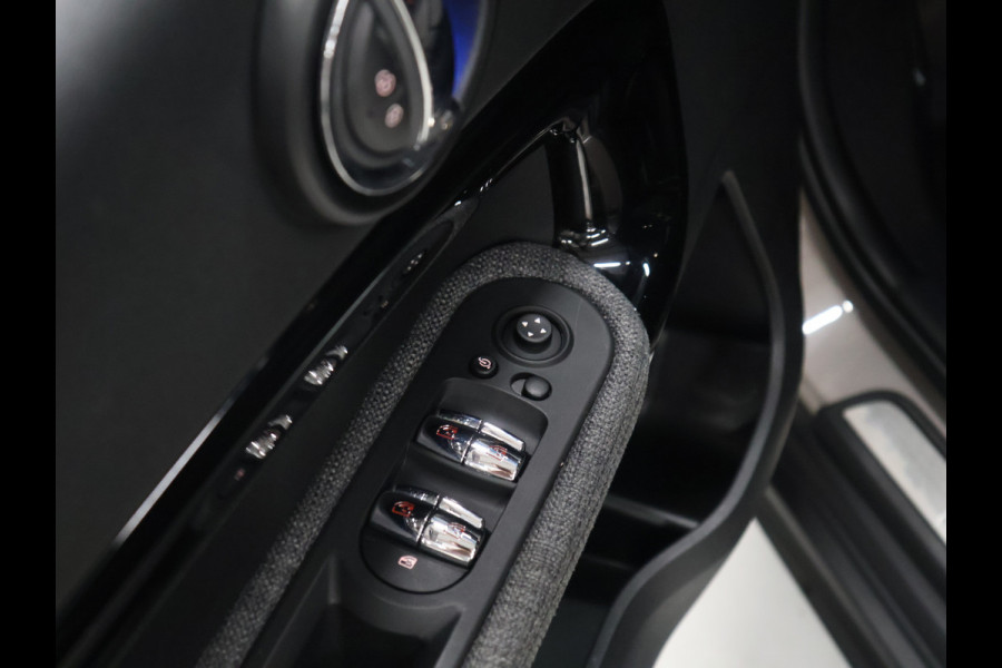 MINI Countryman 1.5 Cooper Business Sport Edition [APPLE CARPLAY, STOELVERWARMING, CRUISE CONTROL, PDC ACHTER, LED, AUTOMAAT, ANDROID, MULTIFUNCTIONEEL STUURWIEL, BLUETOOTH, NAVIGATIE, NIEUWSTAAT]