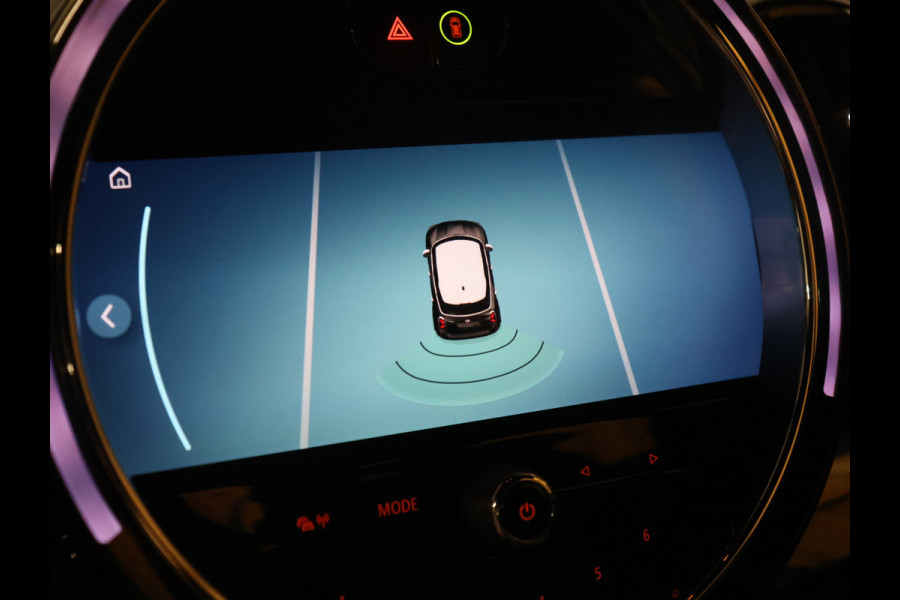 MINI Countryman 1.5 Cooper Business Sport Edition [APPLE CARPLAY, STOELVERWARMING, CRUISE CONTROL, PDC ACHTER, LED, AUTOMAAT, ANDROID, MULTIFUNCTIONEEL STUURWIEL, BLUETOOTH, NAVIGATIE, NIEUWSTAAT]