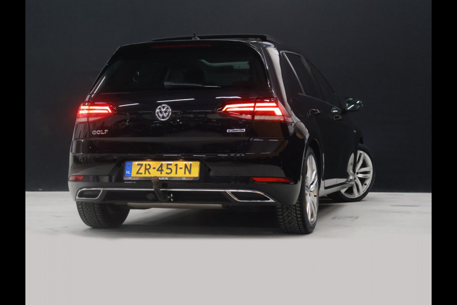 Volkswagen Golf 1.5 TSI Highline [SCHUIFKANTELDAK, APPLE CARPLAY, DIGITAL DASH, CAMERA, PDC V+A, ADAPTIVE CRUISE, TREKHAAK, ANDROID, LED, BLUETOOTH, NAVIGATIE, NIEUWSTAAT]