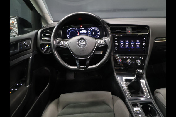 Volkswagen Golf 1.5 TSI Highline [SCHUIFKANTELDAK, APPLE CARPLAY, DIGITAL DASH, CAMERA, PDC V+A, ADAPTIVE CRUISE, TREKHAAK, ANDROID, LED, BLUETOOTH, NAVIGATIE, NIEUWSTAAT]