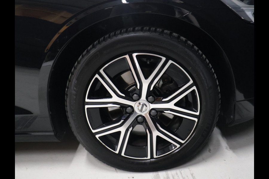 Volvo V60 2.0 B4 Core [APPLE CARPLAY, TREKHAAK, ADAPTIVE CRUISE, ELEKTRISCHE STOELEN, ANDROID, DRAADLOOS OPLADEN, ELEKTRISCHE ACHTERKLEP, LED, BLUETOOTH, NAVIAGTIE, NIEUWSTAAT]