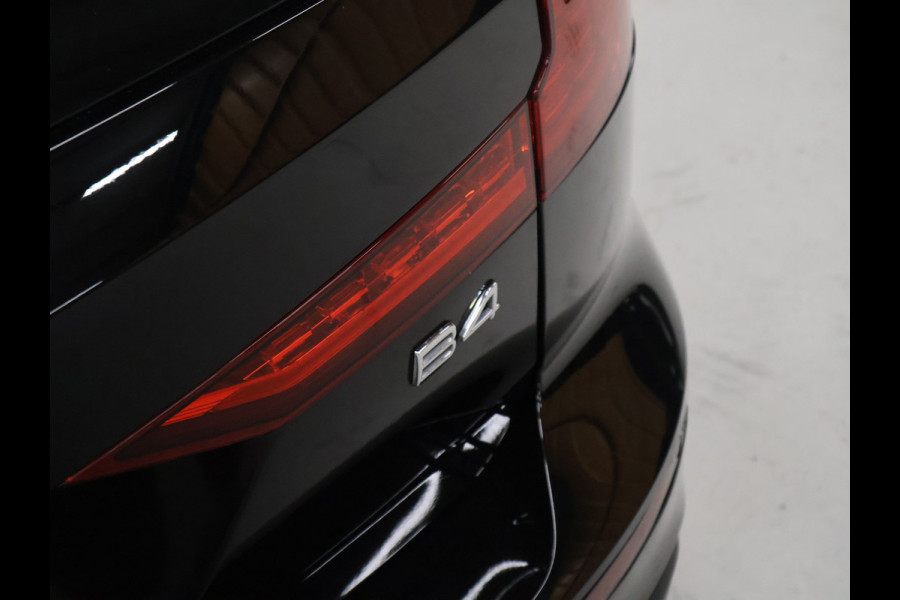 Volvo V60 2.0 B4 Core [APPLE CARPLAY, TREKHAAK, ADAPTIVE CRUISE, ELEKTRISCHE STOELEN, ANDROID, DRAADLOOS OPLADEN, ELEKTRISCHE ACHTERKLEP, LED, BLUETOOTH, NAVIAGTIE, NIEUWSTAAT]