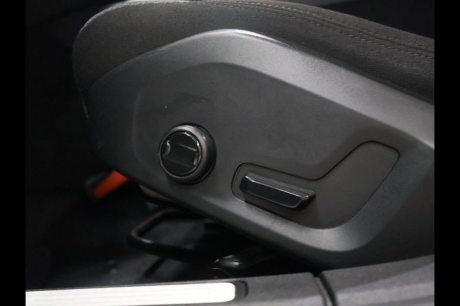 Volvo V60 2.0 B4 Core [APPLE CARPLAY, TREKHAAK, ADAPTIVE CRUISE, ELEKTRISCHE STOELEN, ANDROID, DRAADLOOS OPLADEN, ELEKTRISCHE ACHTERKLEP, LED, BLUETOOTH, NAVIAGTIE, NIEUWSTAAT]
