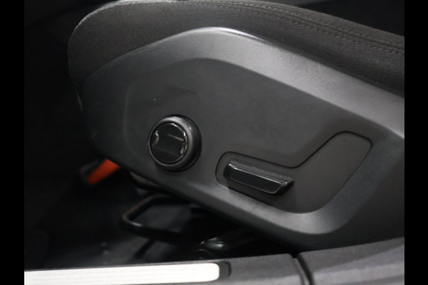 Volvo V60 2.0 B4 Core [APPLE CARPLAY, TREKHAAK, ADAPTIVE CRUISE, ELEKTRISCHE STOELEN, ANDROID, DRAADLOOS OPLADEN, ELEKTRISCHE ACHTERKLEP, LED, BLUETOOTH, NAVIAGTIE, NIEUWSTAAT]