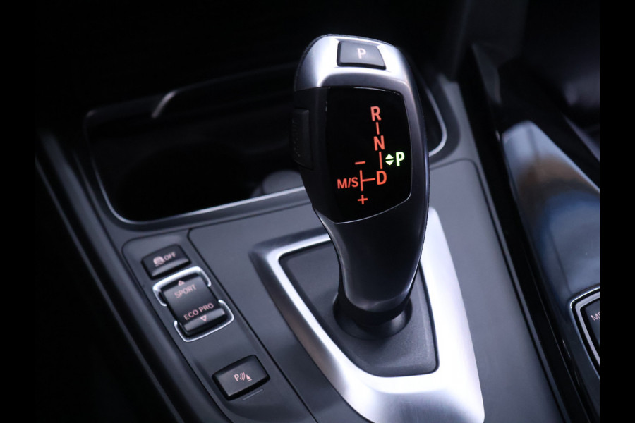 BMW 4 Serie Gran Coupé 418i High Executive [GROOT NAVIGATIE, STOELVERWARMING, VOL LEDER, CRUISE CONTROL, LED, BLUETOOOTH, DIGITAL DASH, ELEKTRISCHE ACHTERKLEP, NIEUWSTAAT]