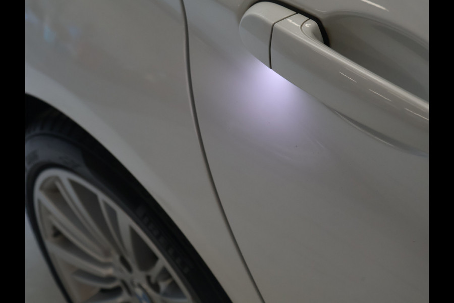 BMW 4 Serie Gran Coupé 418i High Executive [GROOT NAVIGATIE, STOELVERWARMING, VOL LEDER, CRUISE CONTROL, LED, BLUETOOOTH, DIGITAL DASH, ELEKTRISCHE ACHTERKLEP, NIEUWSTAAT]