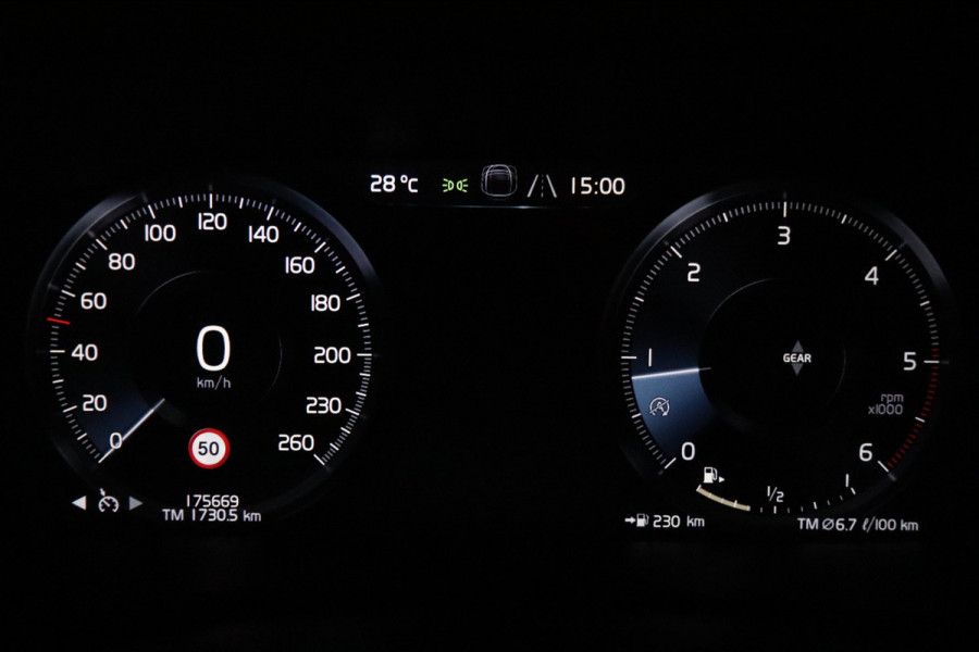 Volvo V60 2.0 D3 Momentum / NAP / CRUISE / CARPLAY / PDC VOOR + ACHTER