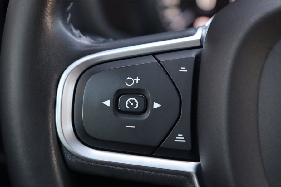 Volvo V60 2.0 D3 Momentum / NAP / CRUISE / CARPLAY / PDC VOOR + ACHTER