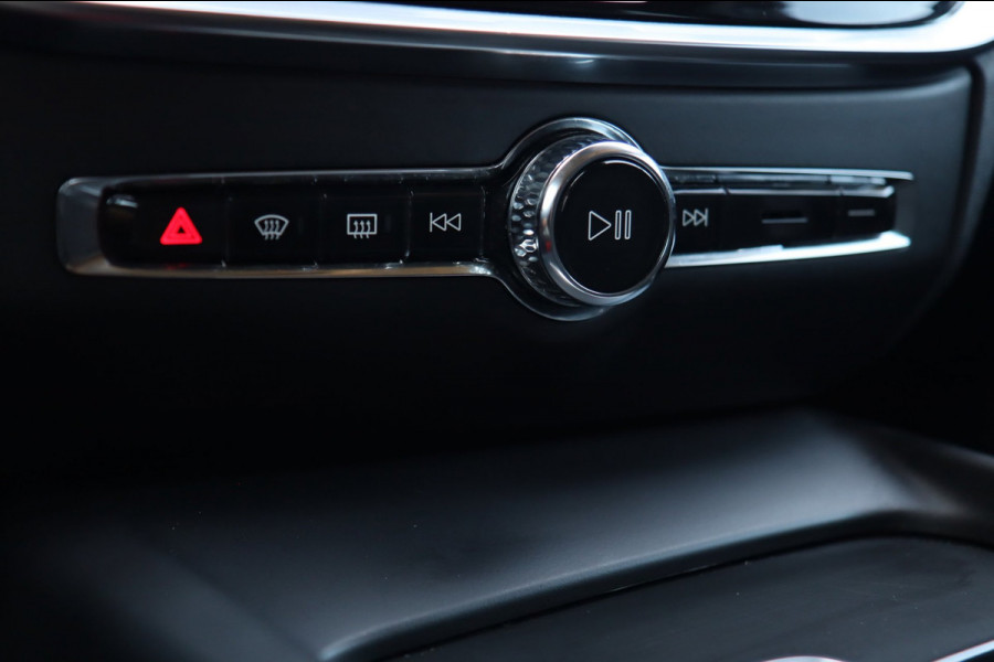 Volvo V60 2.0 D3 Momentum / NAP / CRUISE / CARPLAY / PDC VOOR + ACHTER