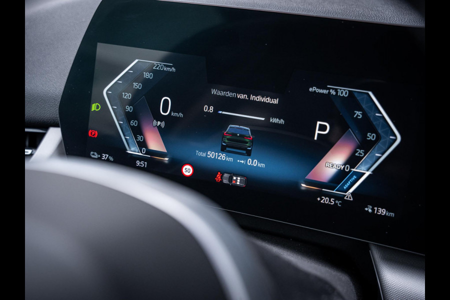 BMW iX1 xDrive30 67 kWh - Camera l Trekhaak l Keyless l Carplay