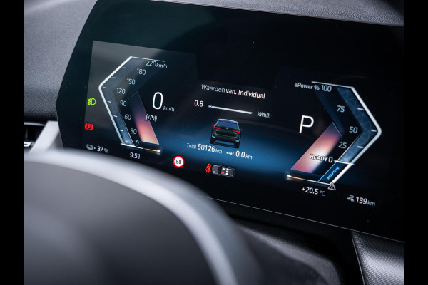 BMW iX1 xDrive30 67 kWh - Camera l Trekhaak l Keyless l Carplay